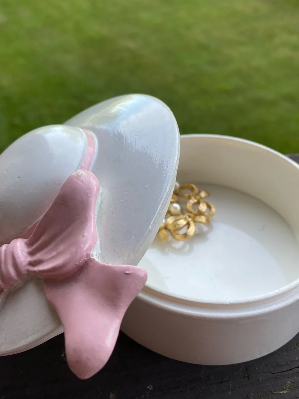 White Trinket Box with Pink Bow Lid